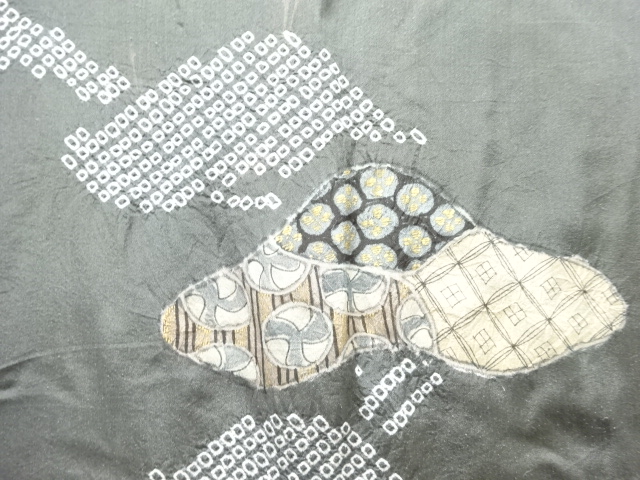 JAPANESE KIMONO / ANTIQUE MENS JUBAN / SILK / SHIBORI / CLASSICAL PATTERN
